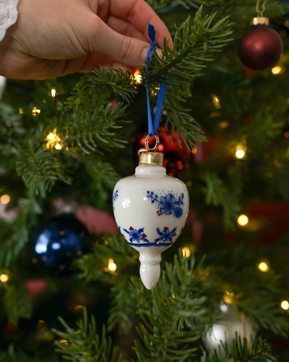 Dråbeformet juleophæng i porcelæn
