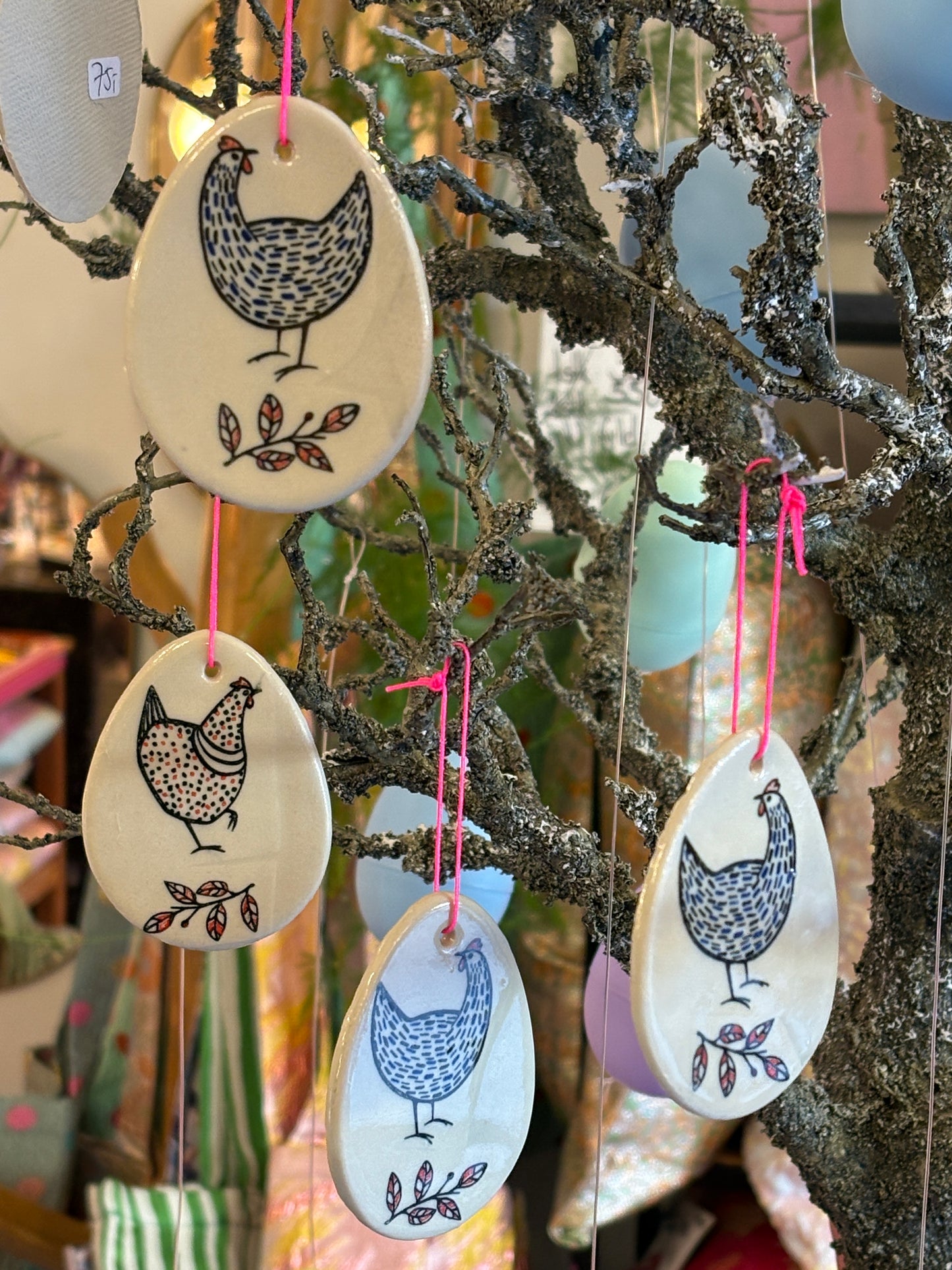 Håndlavede Påskeæg med Høne-Motiv