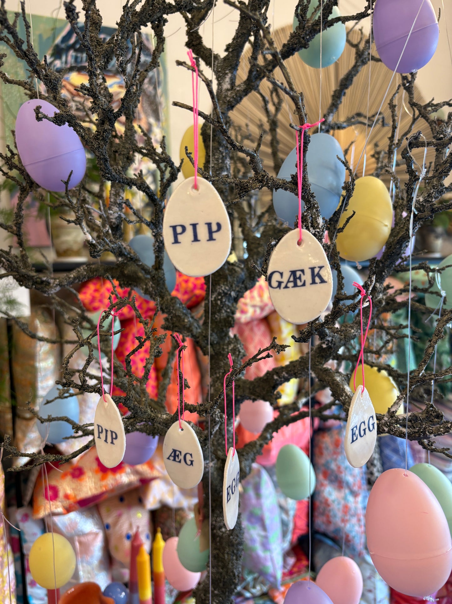 Små Håndlavede Påskeæg med Tekst