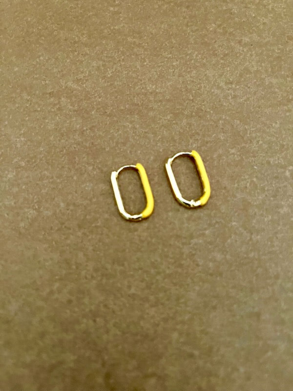 Ovale hoop med gul emalje