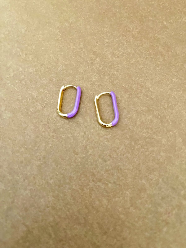 Ovale hoop med lilla emalje
