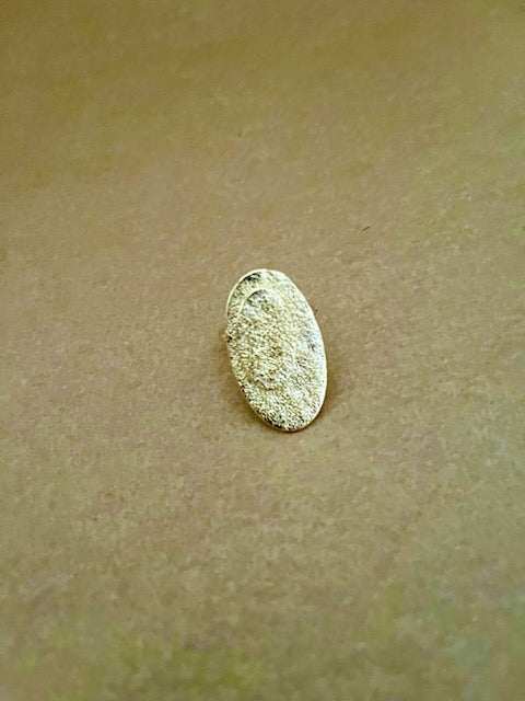 Oval ring