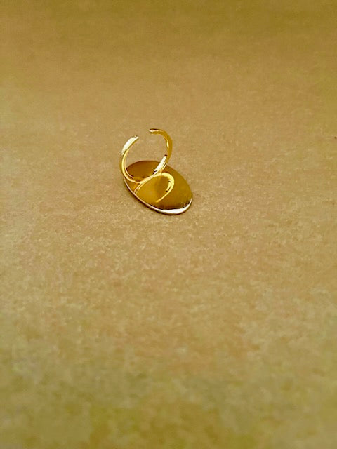 Oval ring