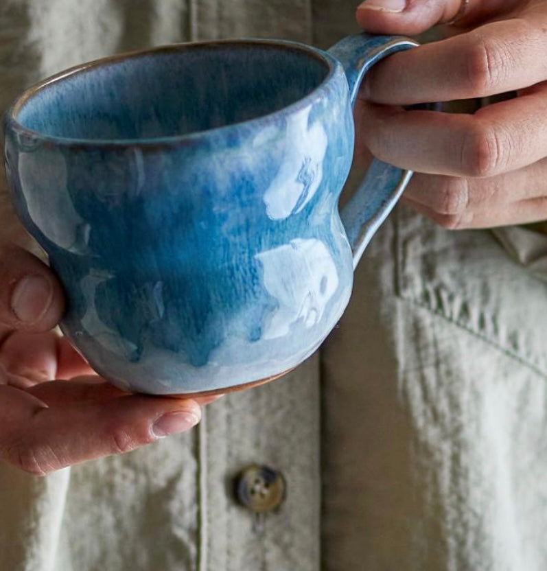 Blå stentøjs kop