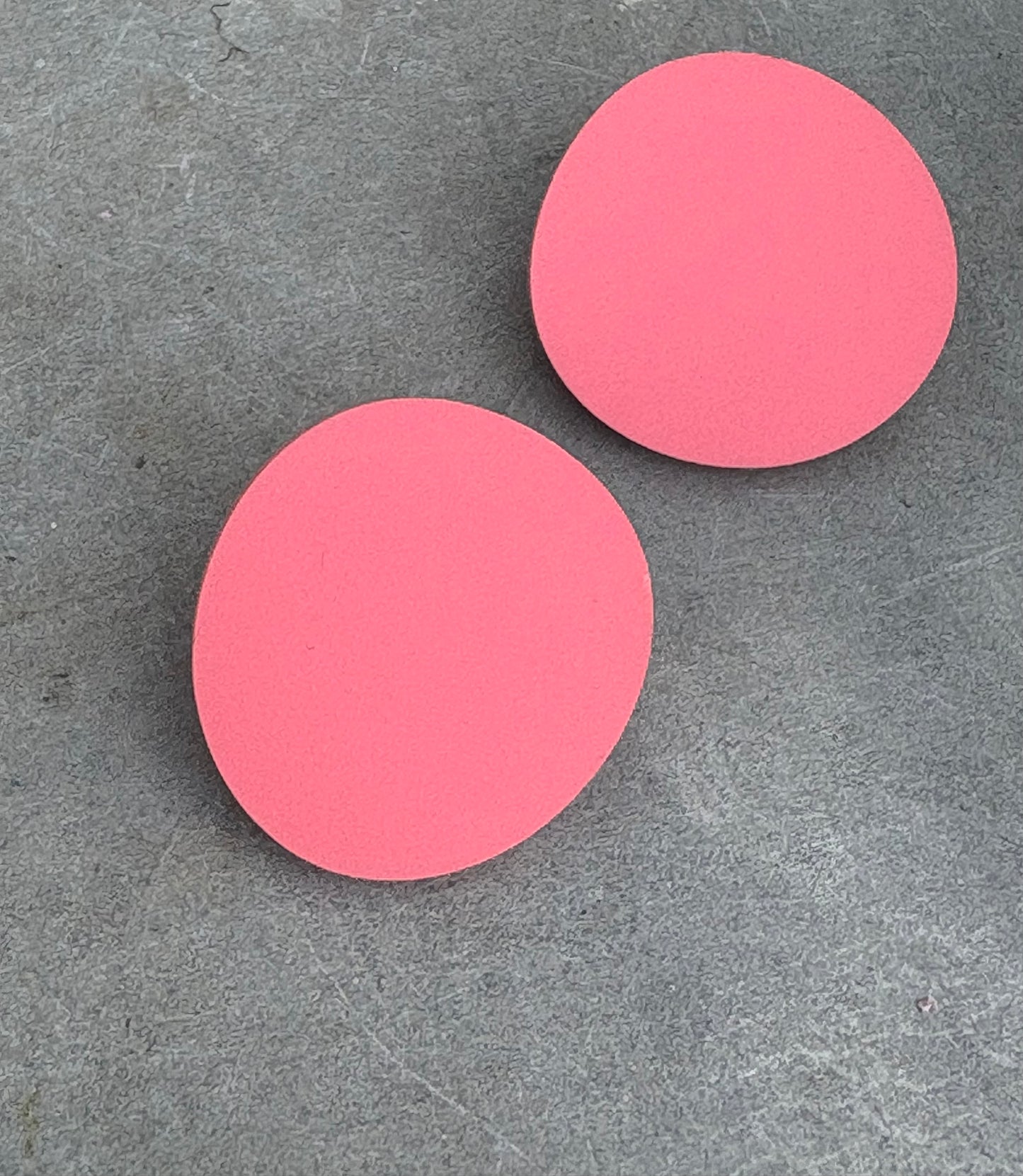 Store dots i pink