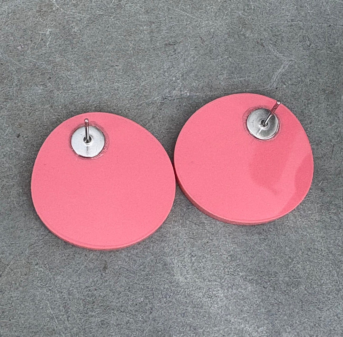 Store dots i pink