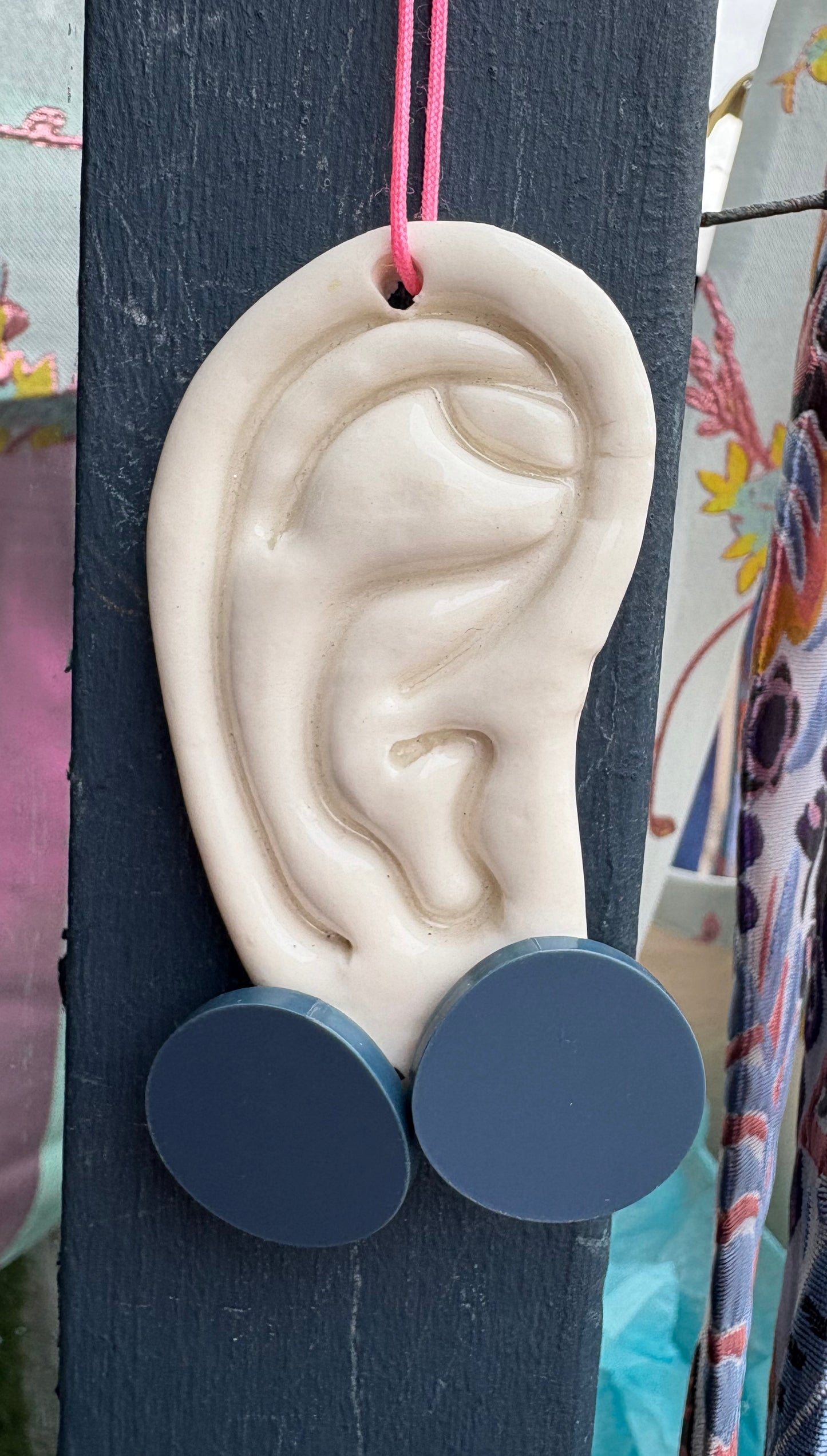 Store dots i blå