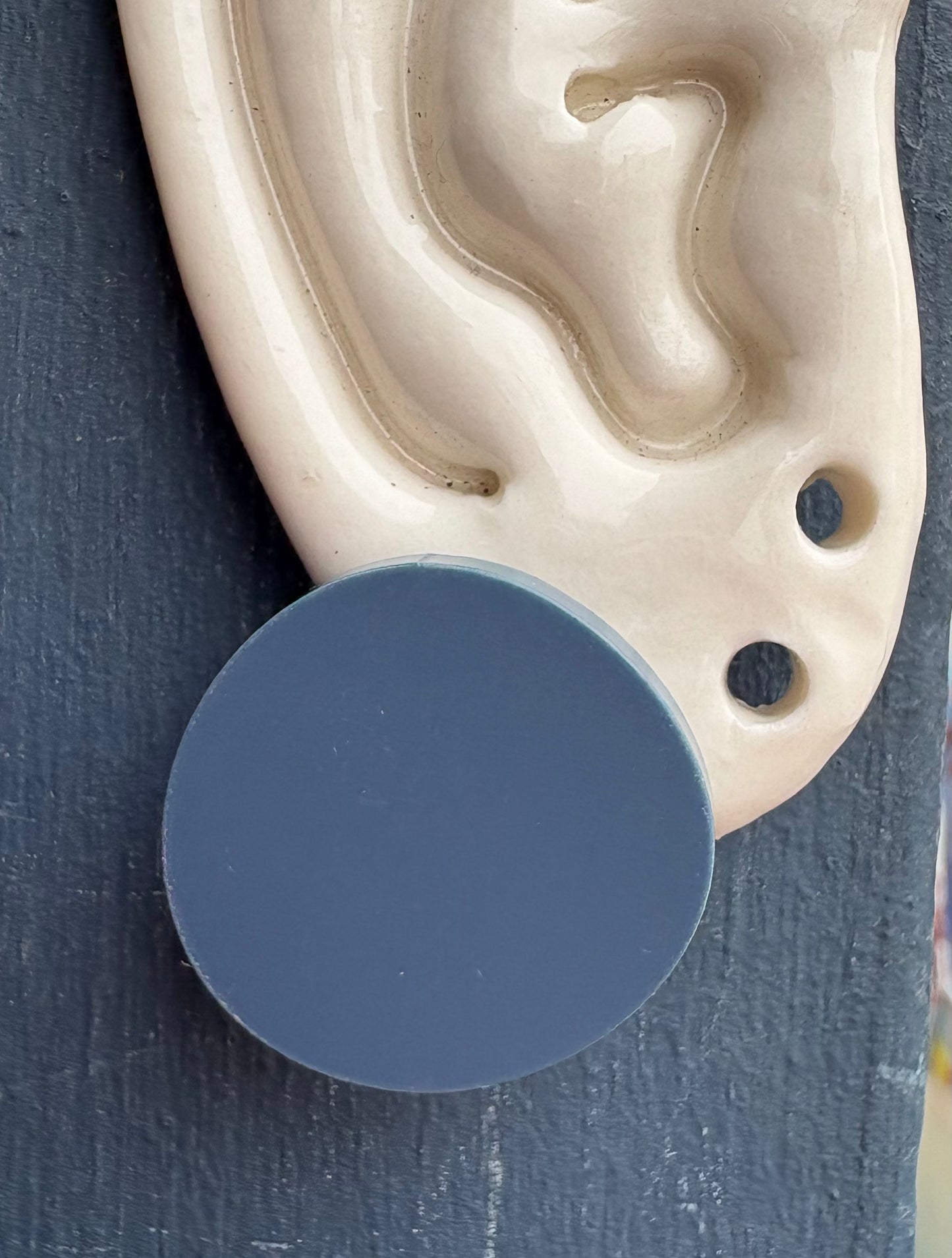 Store dots i blå