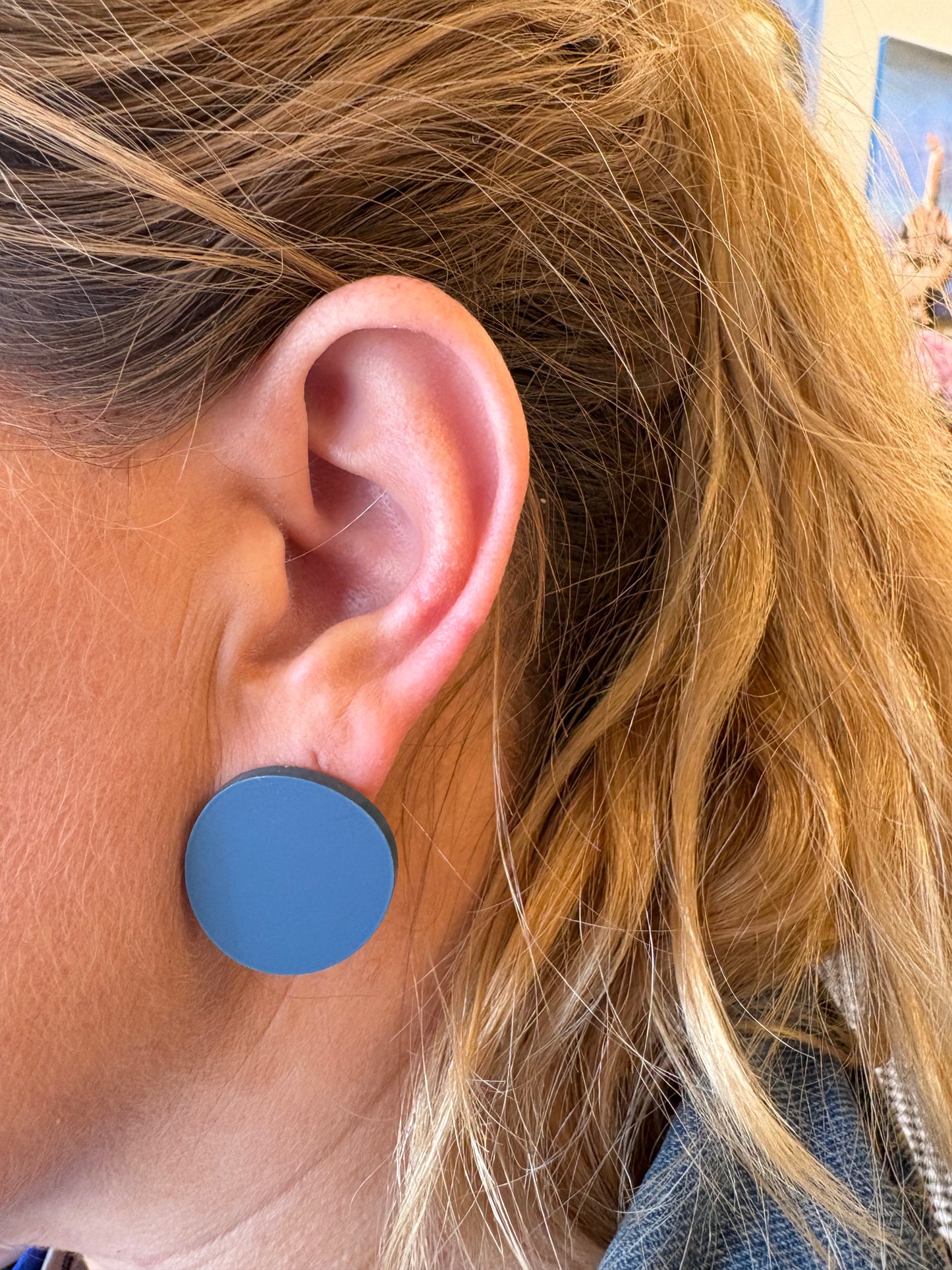 Store dots i blå