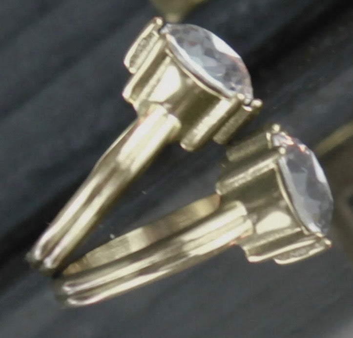 Ring med oval sten