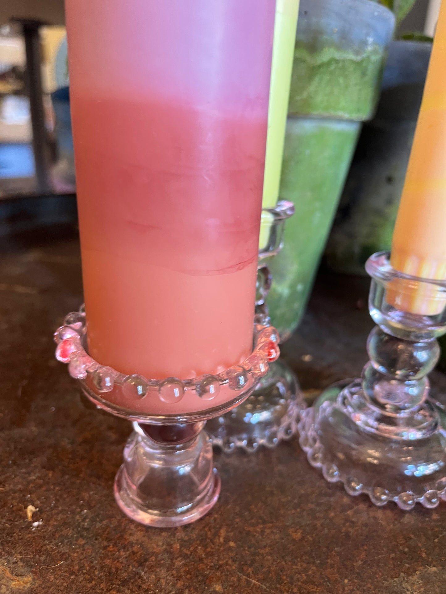 Rosa glas lysestager