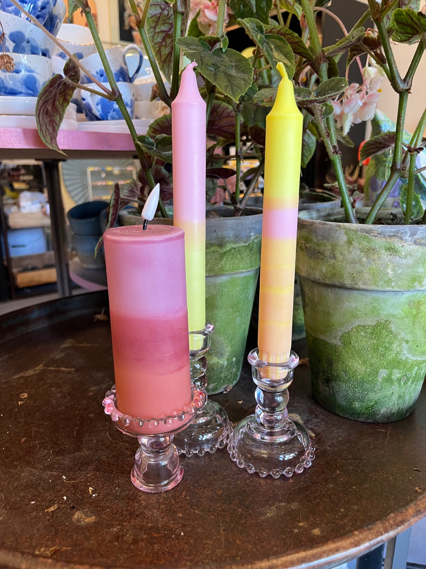 Rosa glas lysestager