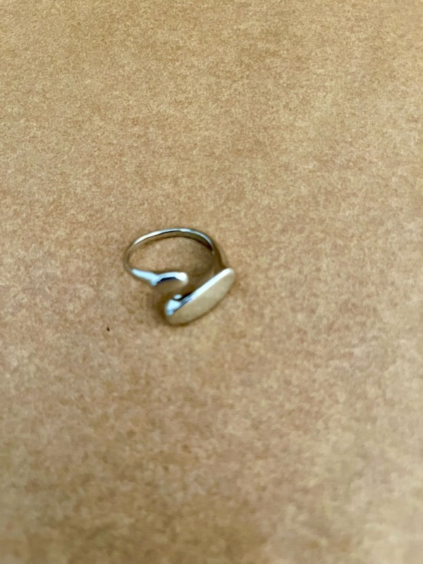 Rå elegant ring i sølv look