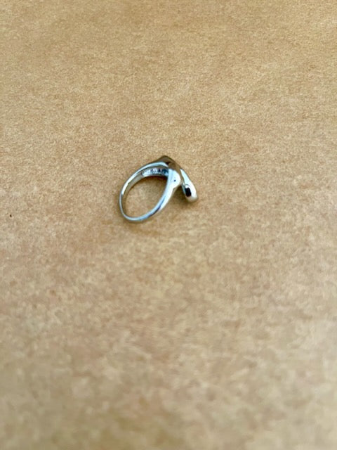 Rå elegant ring i sølv look