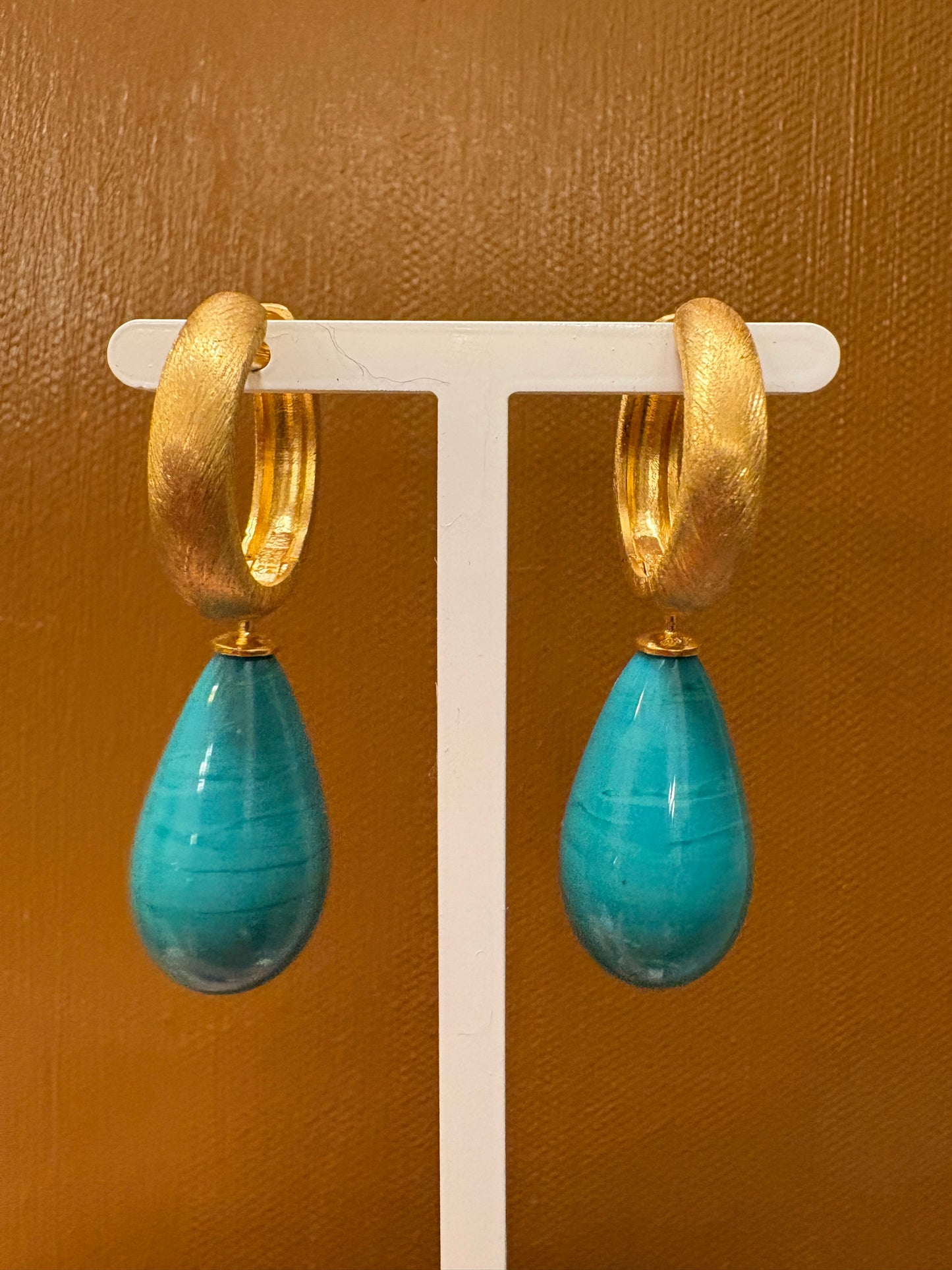 Klar grøn glasdråbe vedhæng forgyldt top 24x12