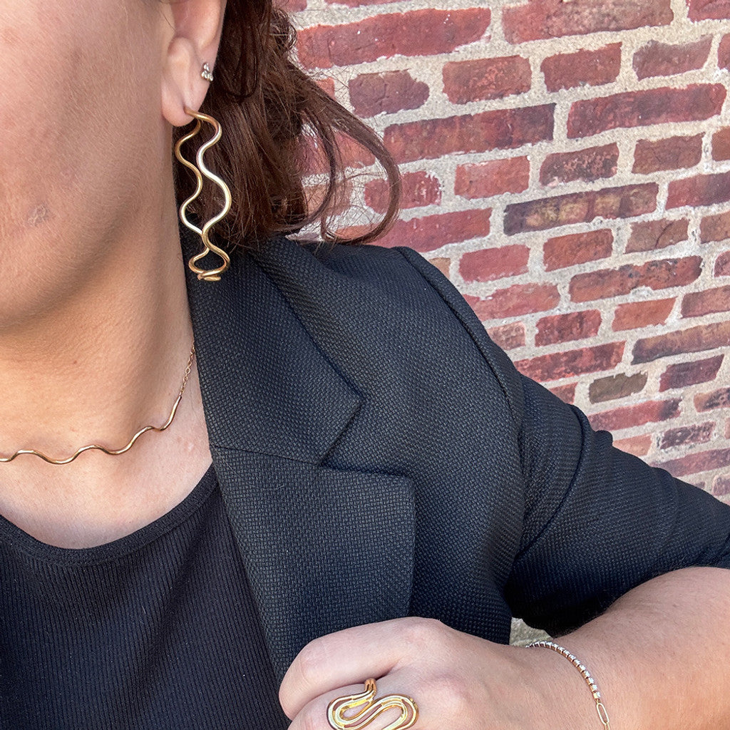 Store bølgede hoops, guld