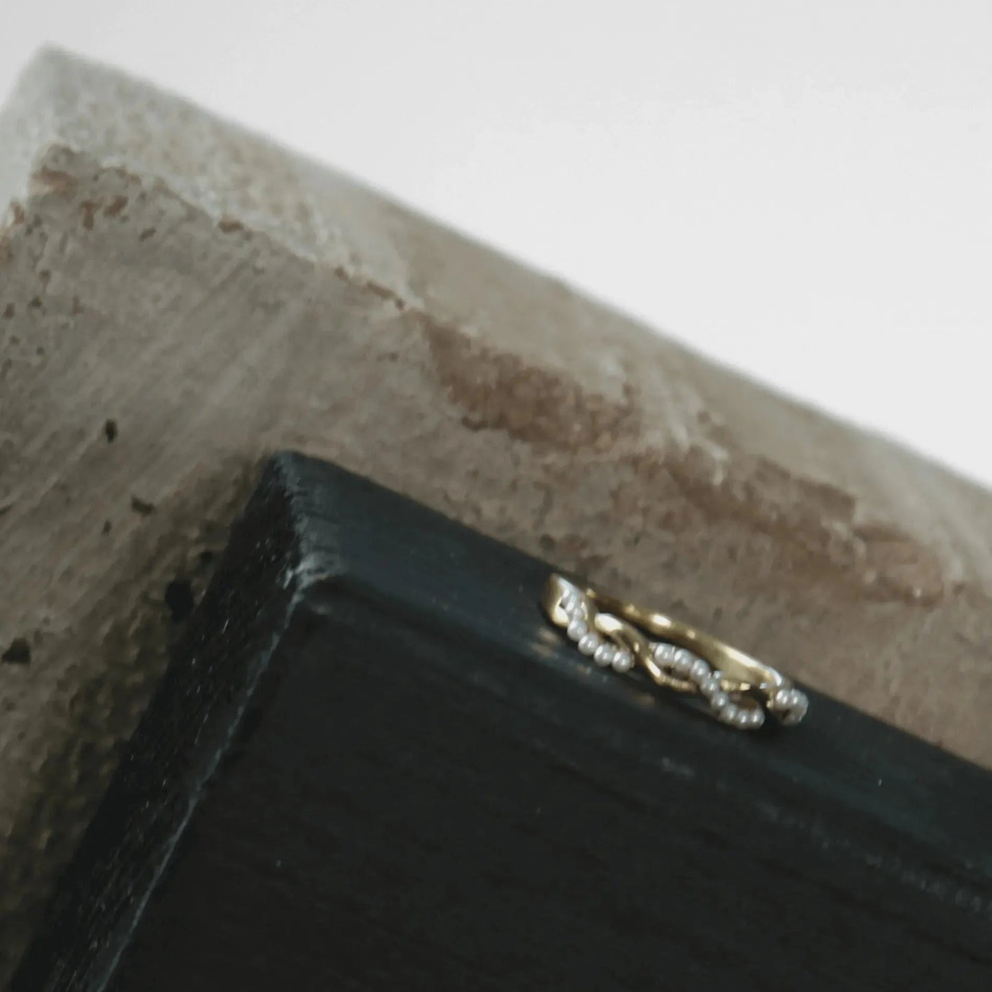 Snoet ring med perler