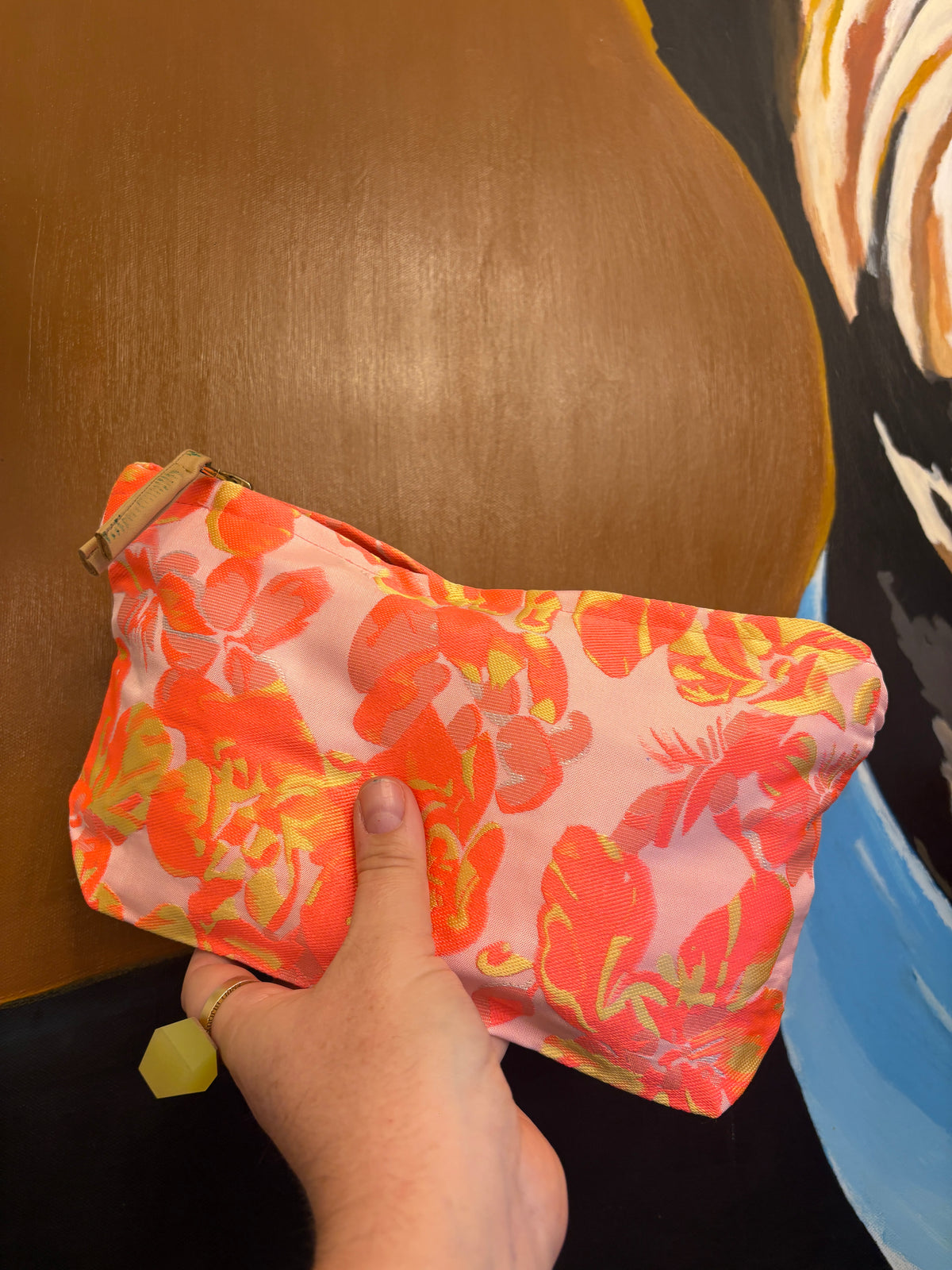 Stor Clutch i lyserød med orange og gule blomster | 27x18 cm