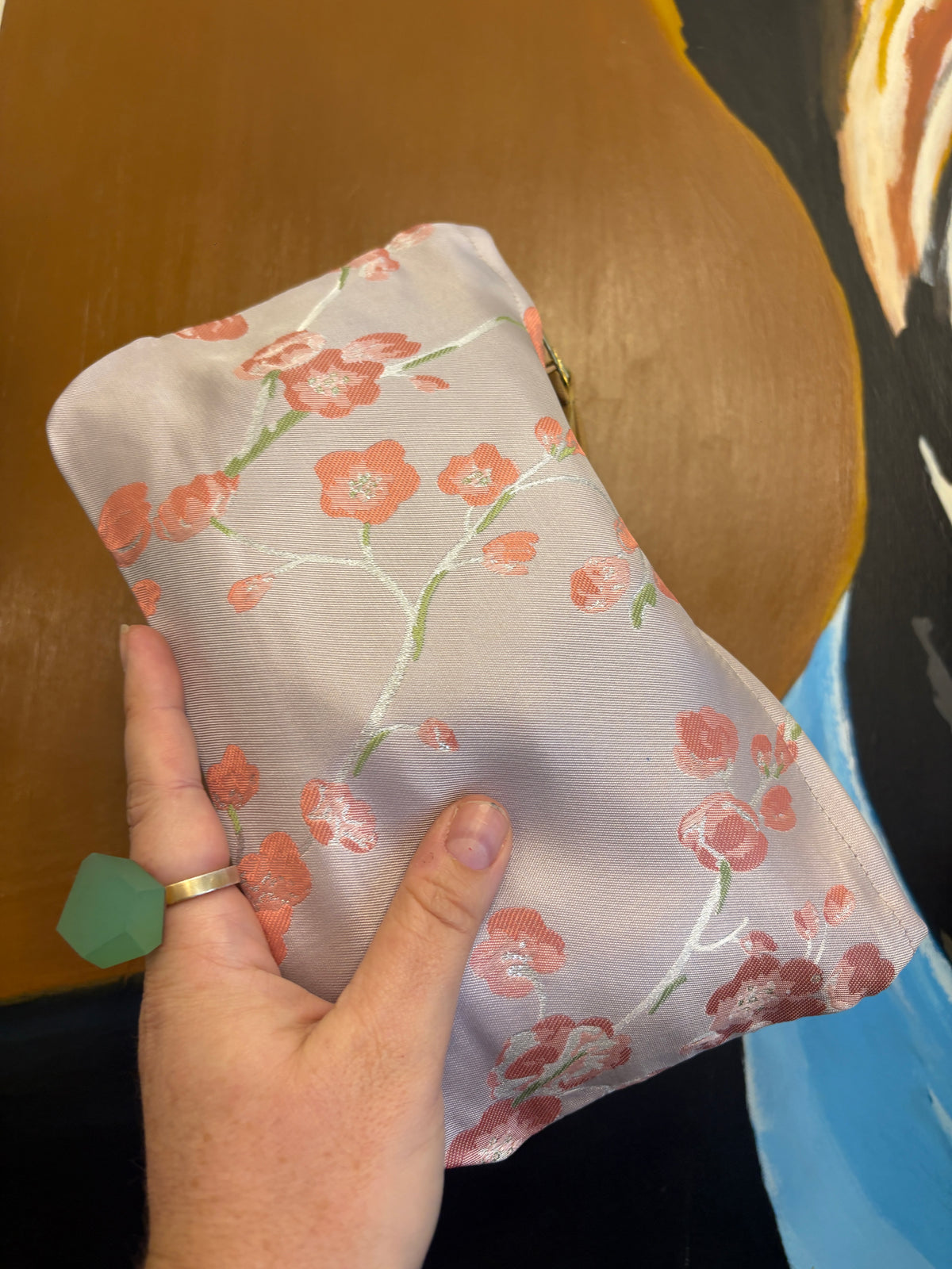 Stor Clutch i lys lilla med orange små blomster | 27x18 cm