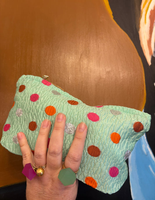 Stor Clutch i mint grøn med store prikker | 27x18 cm