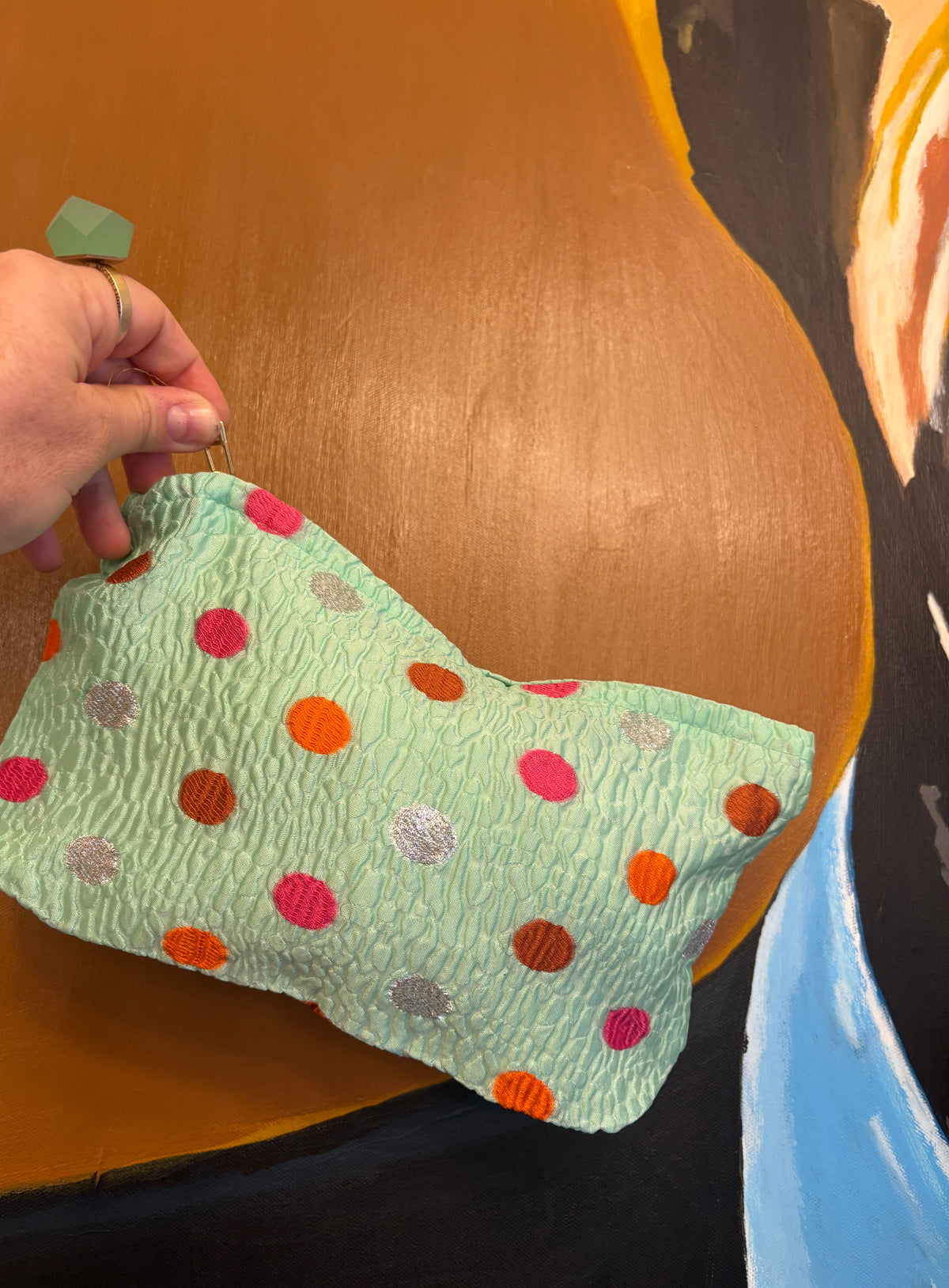 Stor Clutch i mint grøn med store prikker | 27x18 cm