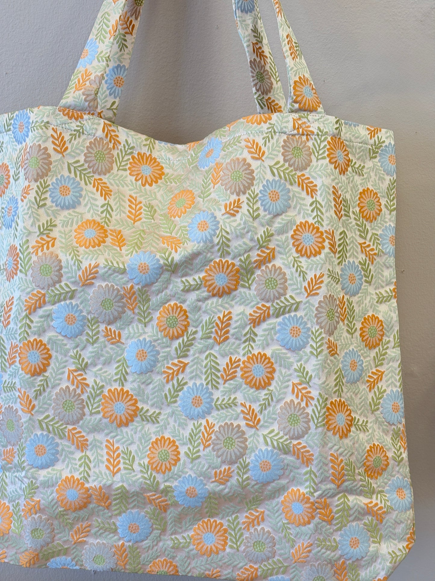 Skuldertaske i brokade restteksstil - med orange og blå blomster