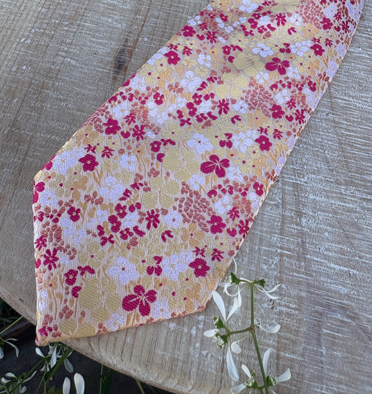 Flerfarvede slips med blomster