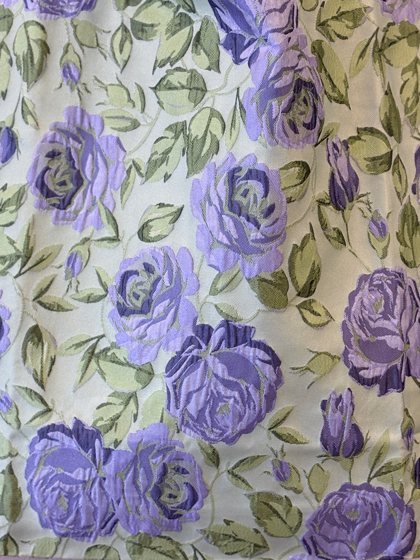 Skuldertaske i brokade resttekstil - lysegrøn med lilla blomster