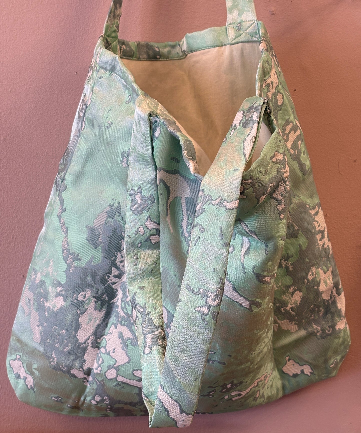 Skuldertaske i brokade resttekstil