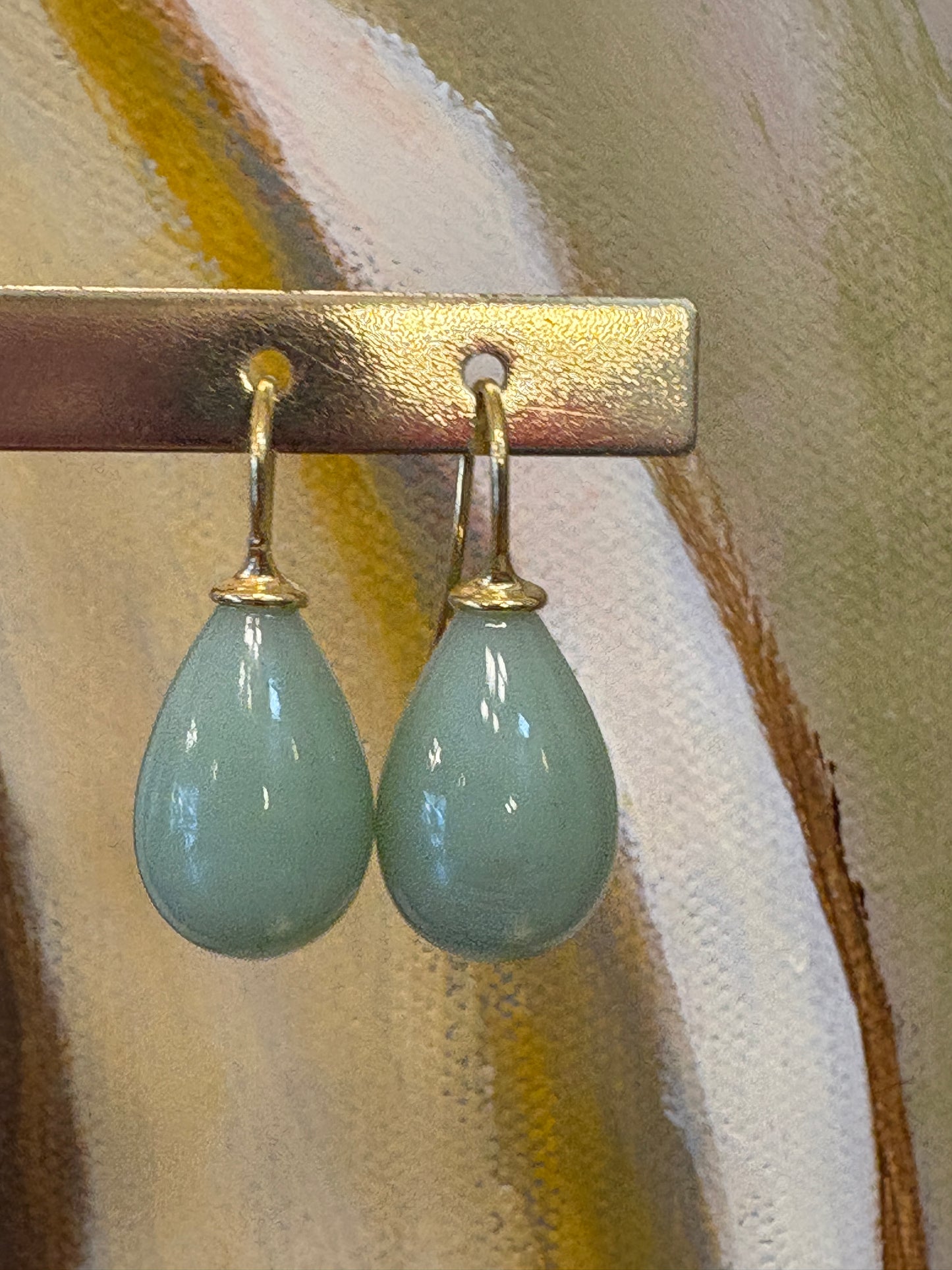 Håndlavede bøhmisk kvartsglas glasdråbe øreringe - Mint grøn, 16 mm