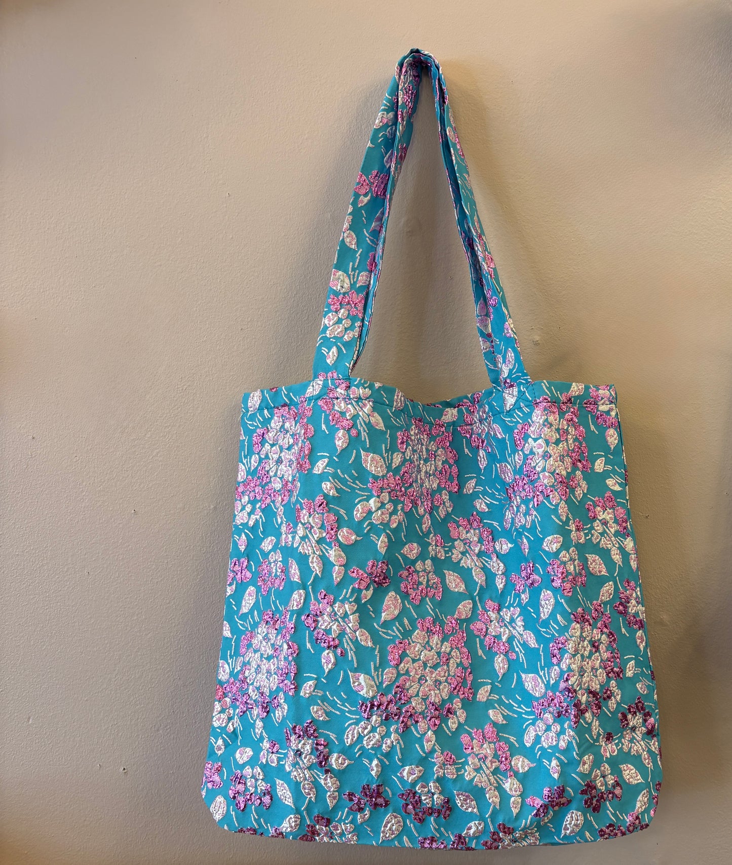 Skuldertaske i brokadetekstil - Turkis med lilla / rosa blomster med sølv