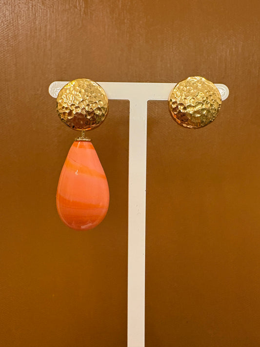 Runde hamrede ørestikker forgyldt