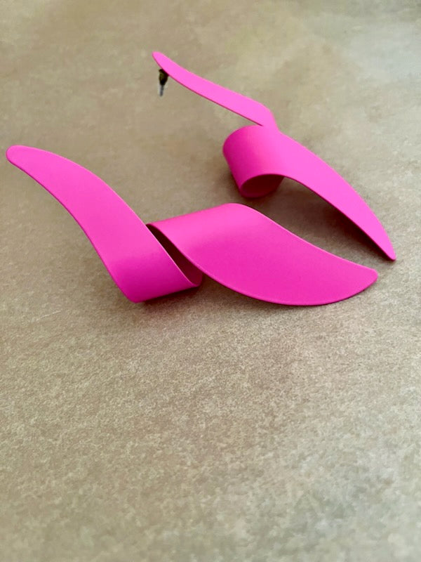 Pink statment tvist øreringe