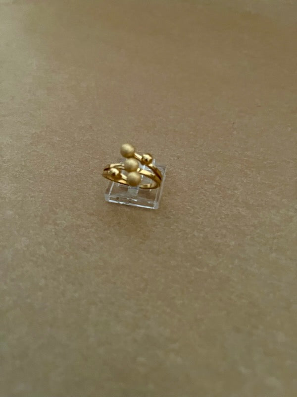 Ring med små kugler
