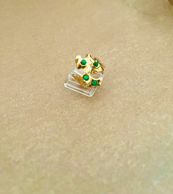 Statement ring med grønne sten