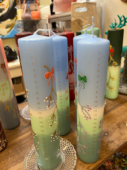 Kalenderlys lysblå, hvid, mintgrøn og støvet grøn