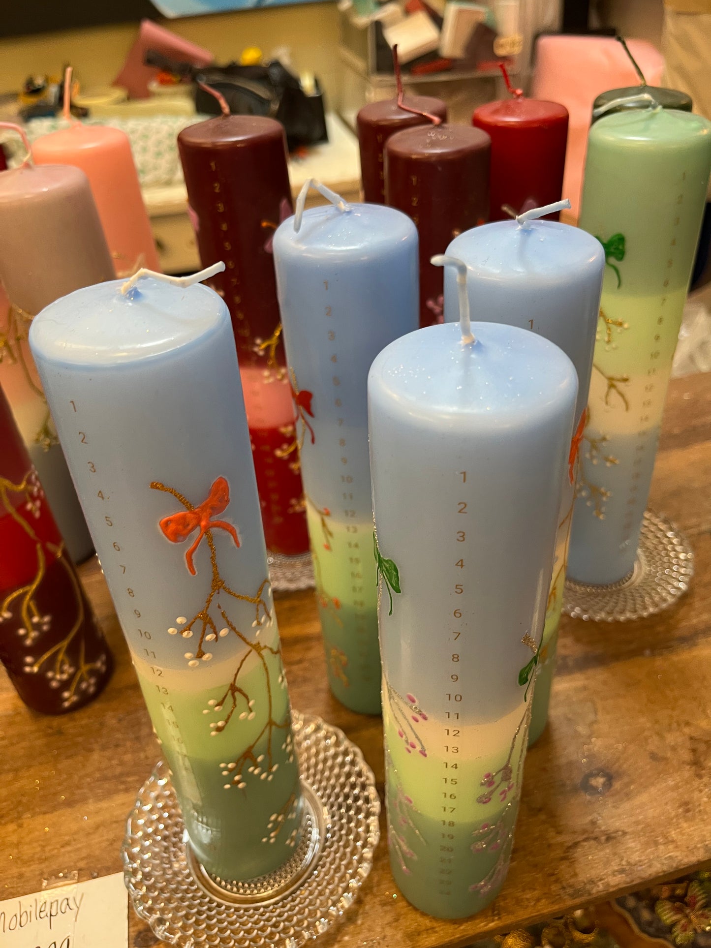 Kalenderlys lysblå, hvid, mintgrøn og støvet grøn