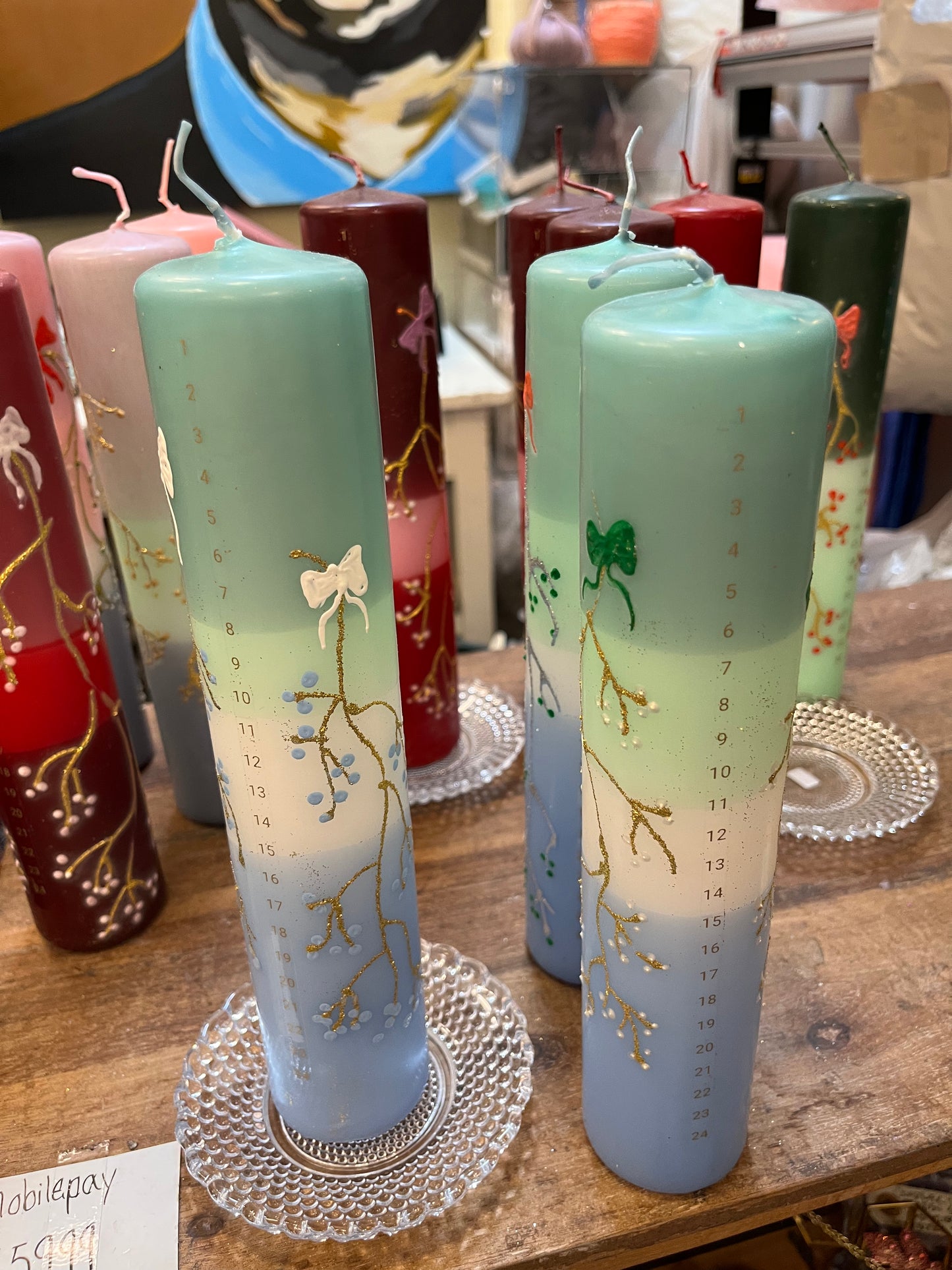 Kalenderlys støvet grøn, mintgrøn, hvid og lysblå