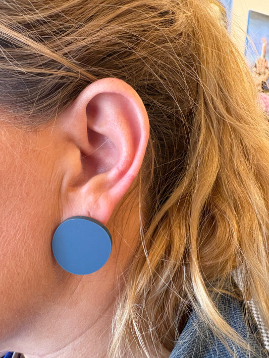 Store dots i blå