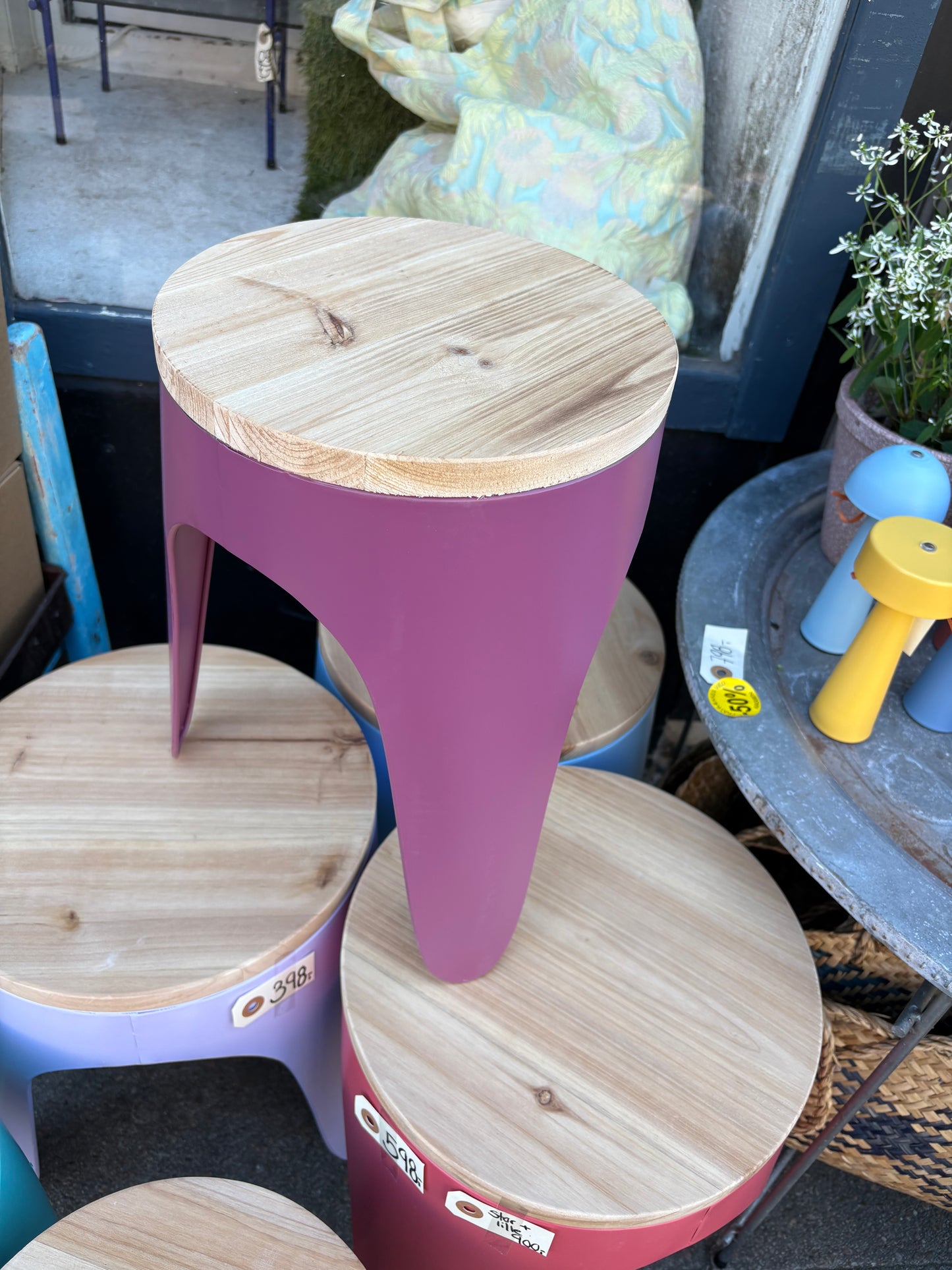 Sidebord/ skammel mindst