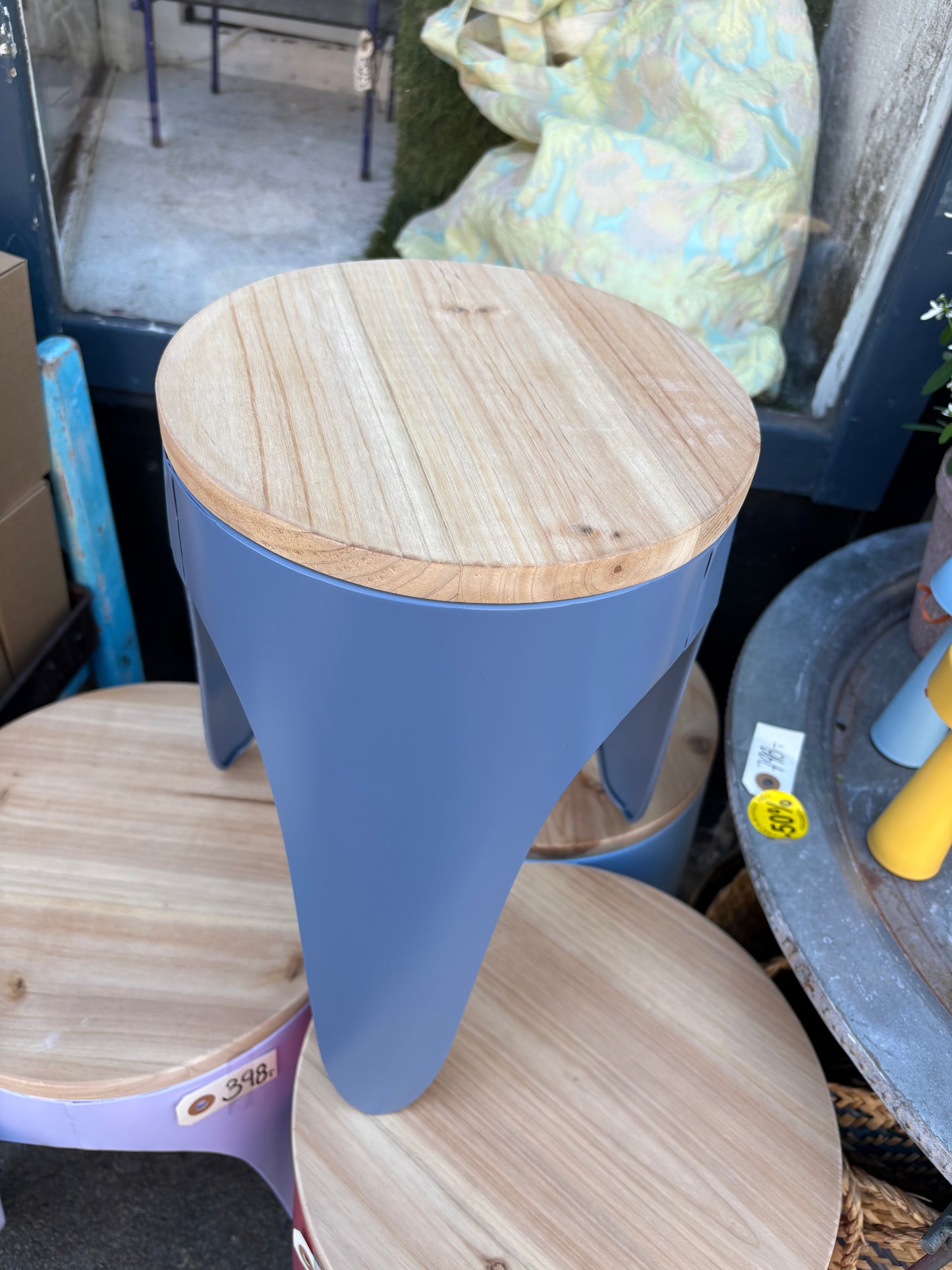 Sidebord/ skammel mindst