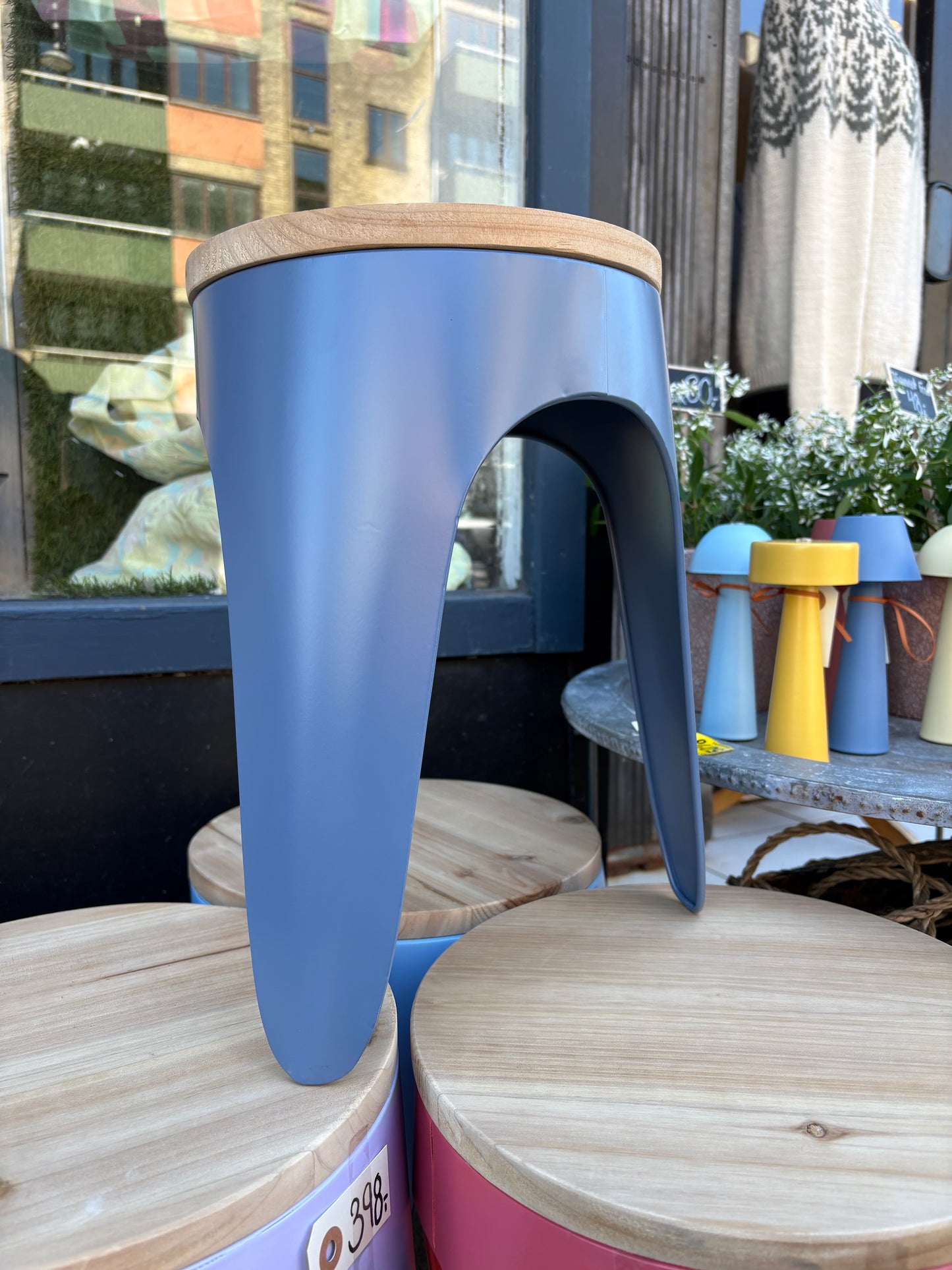 Sidebord/ skammel mindst