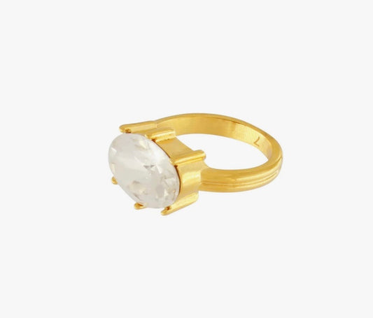 Ring med oval sten