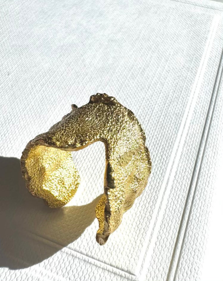 Bred rå guld ring