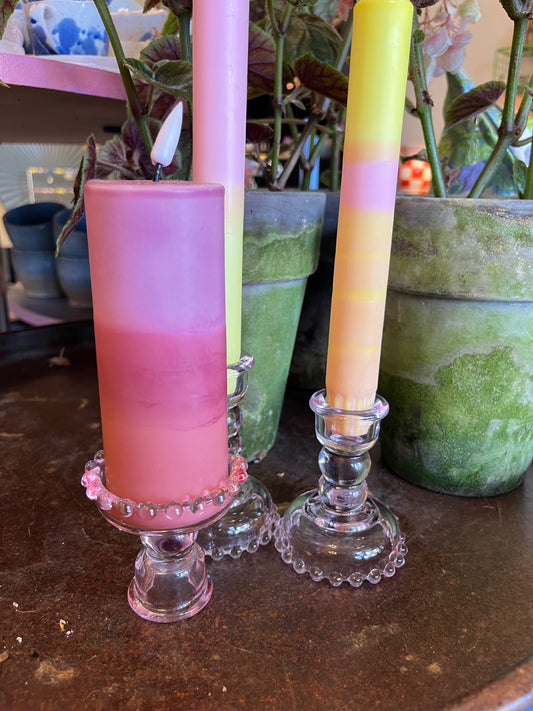 Rosa glas lysestager