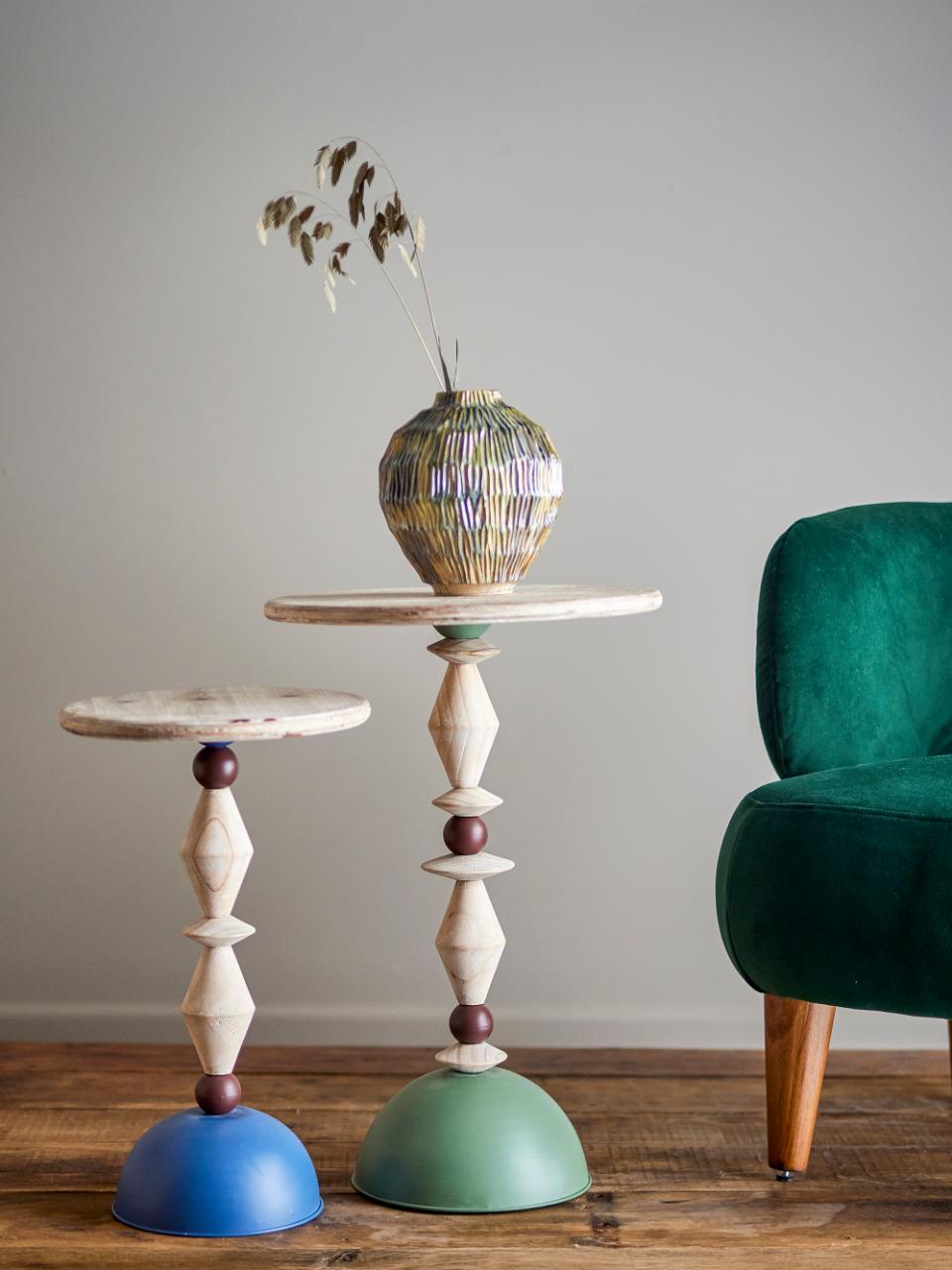 Sidebord med grøn fod